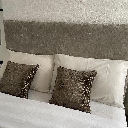 The Hyde Hendon Park Apartments In London المظهر الخارجي الصورة